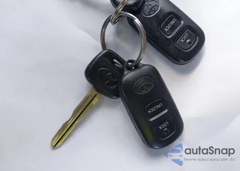 2004 Toyota Rav4 z USA, uszkodzony, nr VIN JTEHD20V440004262